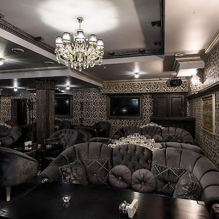 Premium Hotel Chernivtsi Ngoại thất bức ảnh