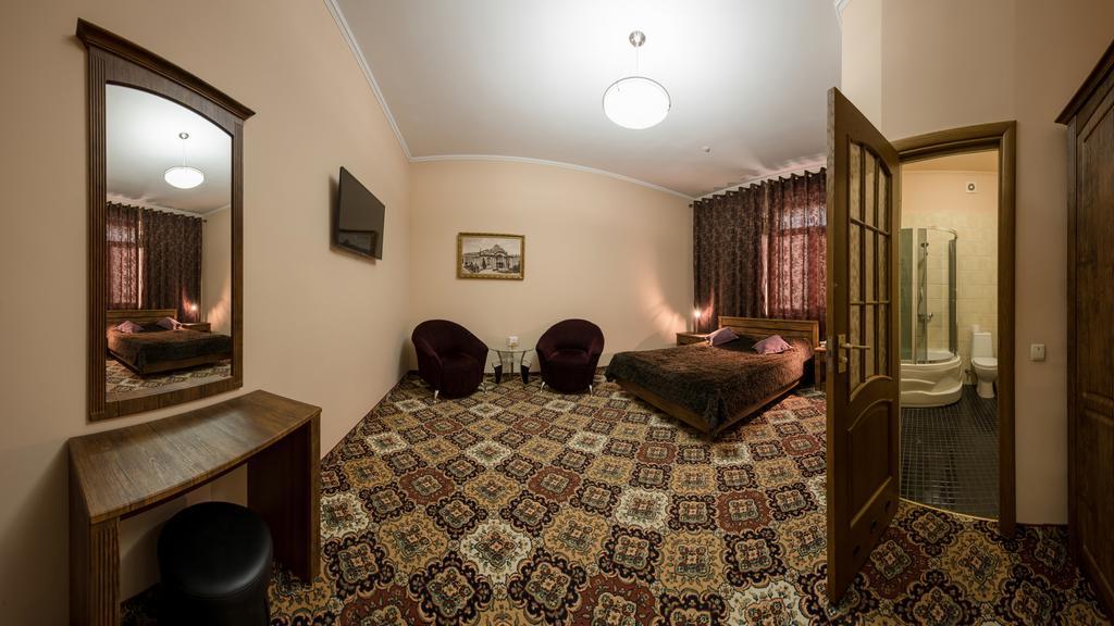 Premium Hotel Chernivtsi Phòng bức ảnh