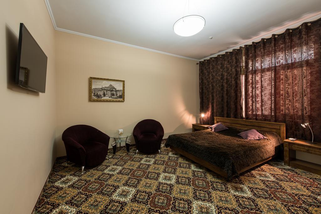 Premium Hotel Chernivtsi Phòng bức ảnh