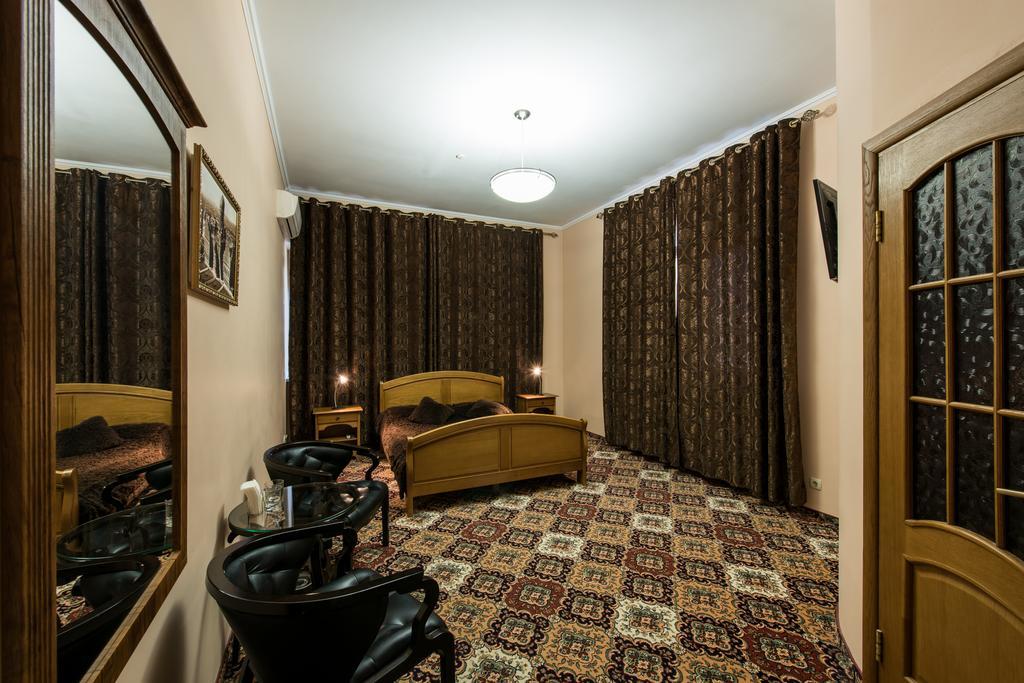 Premium Hotel Chernivtsi Phòng bức ảnh