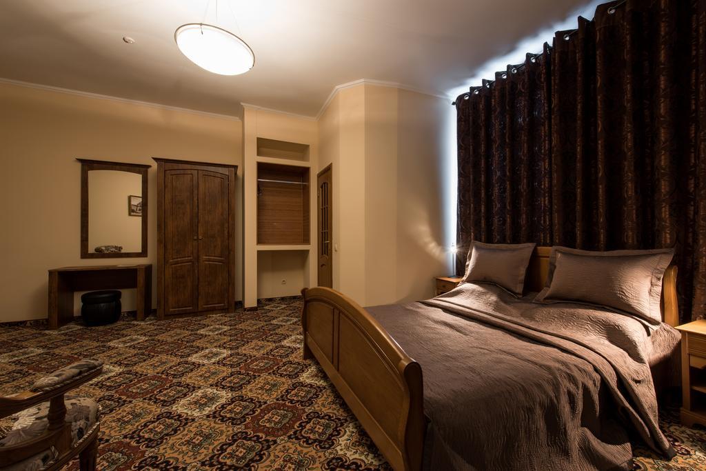Premium Hotel Chernivtsi Phòng bức ảnh