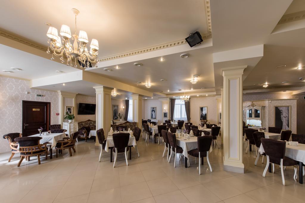 Premium Hotel Chernivtsi Ngoại thất bức ảnh