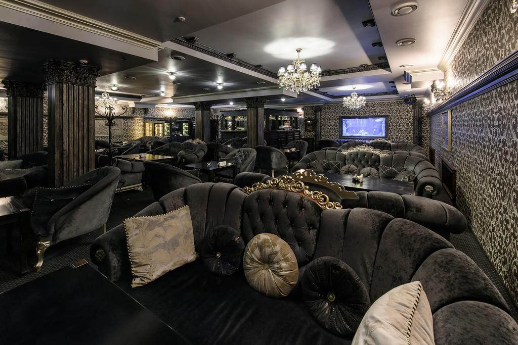 Premium Hotel Chernivtsi Ngoại thất bức ảnh