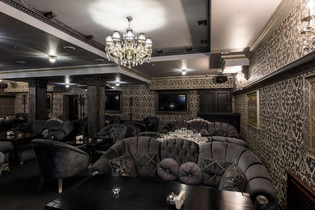 Premium Hotel Chernivtsi Ngoại thất bức ảnh