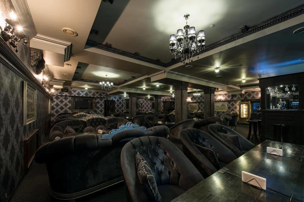 Premium Hotel Chernivtsi Ngoại thất bức ảnh